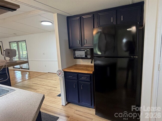 Foto del edificio - 8112 Blackwood Rd