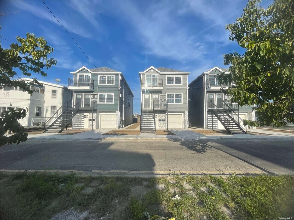Primary Photo - 504 Beach 69th St