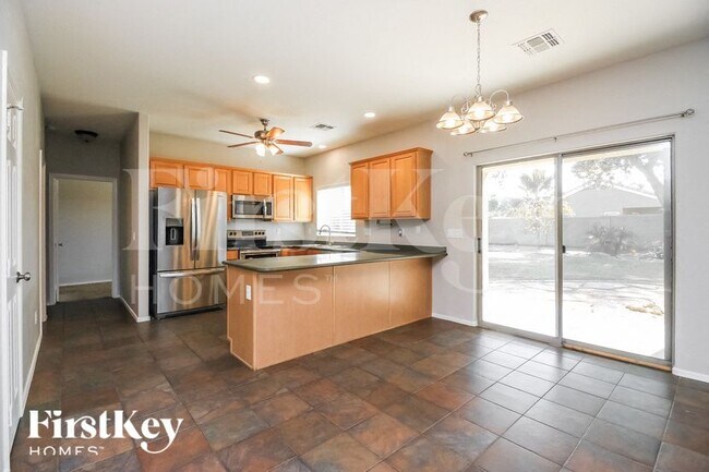 Foto del edificio - 39226 N Luke Cir