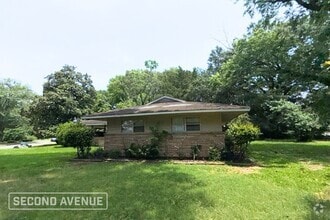 Building Photo - 4056 Hermitage Dr