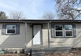 Building Photo - 212 S Main St