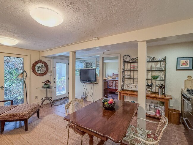 Foto del edificio - 2433 McKinley Ave