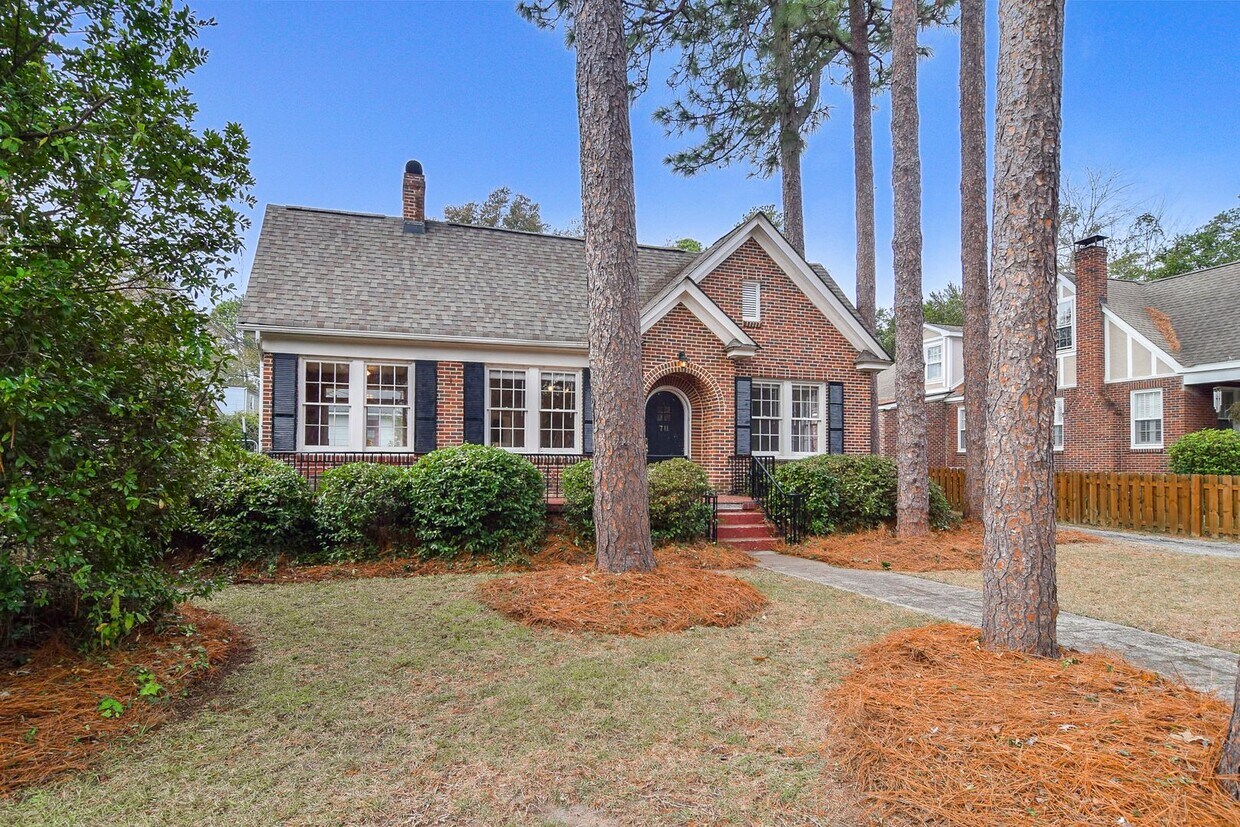 Foto principal - Charming 3 Bedroom Home in Desirable Heath...