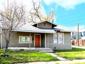 Building Photo - 1013 N Palmetto Ave