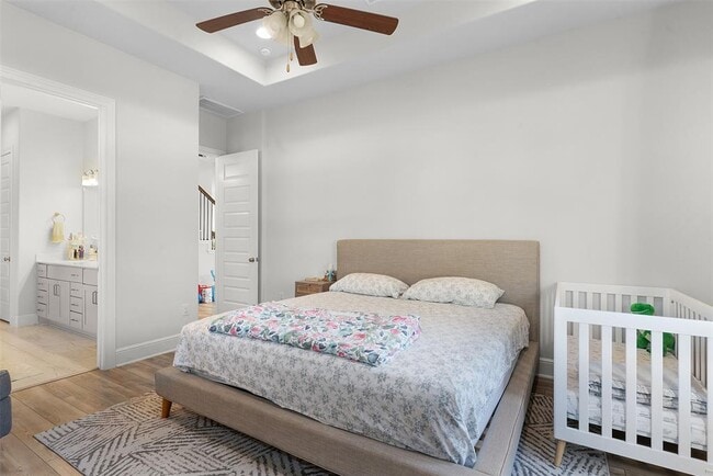 Building Photo - 3203 Scenic Valley Dr