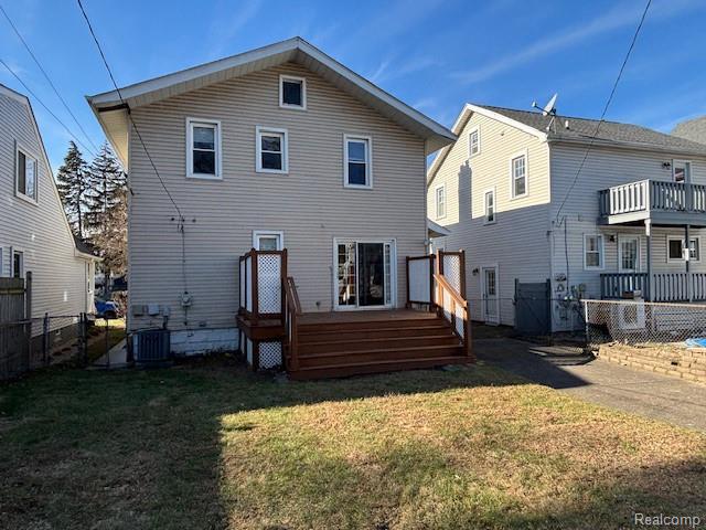 Foto del edificio - 901 Longfellow Ave