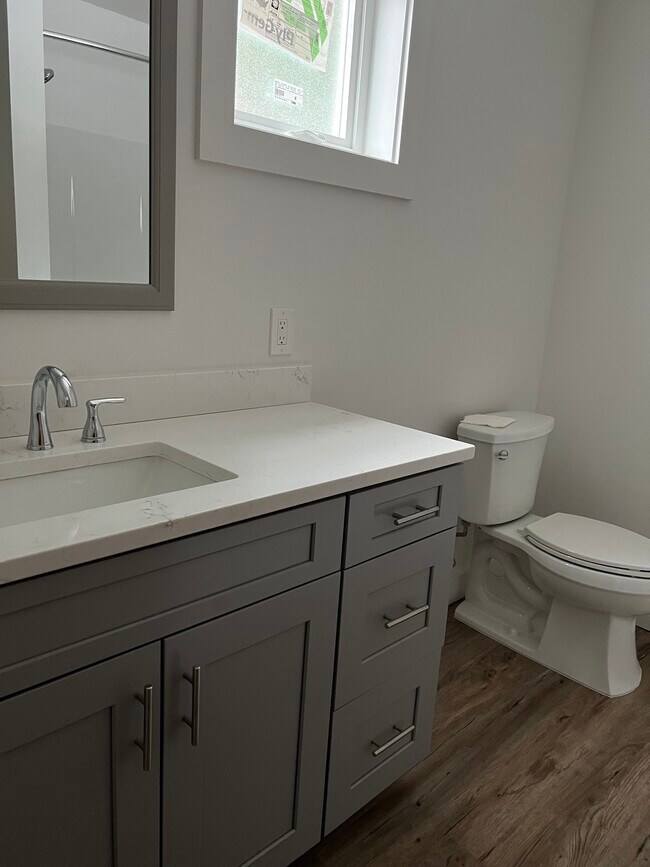 Building Photo - 616 E Myrtle St