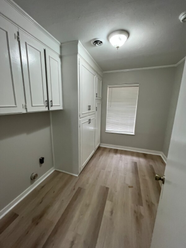 Building Photo - 104 Park Trail