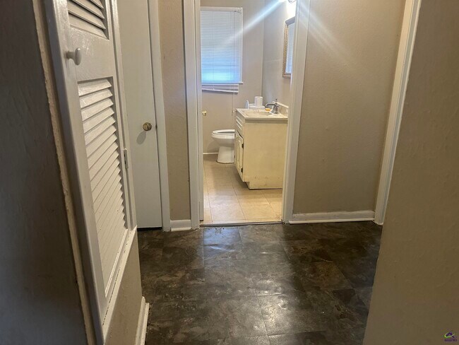 Foto del edificio - 234 Johns Rd