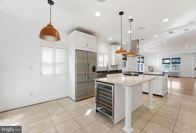 Foto del edificio - 5149 MacArthur Blvd NW