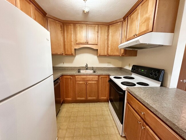 Building Photo - Holden: 2 Bed 1 Bath, Heat & Hot Water Inc...