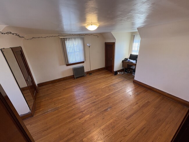 Building Photo - 75 Brefni St