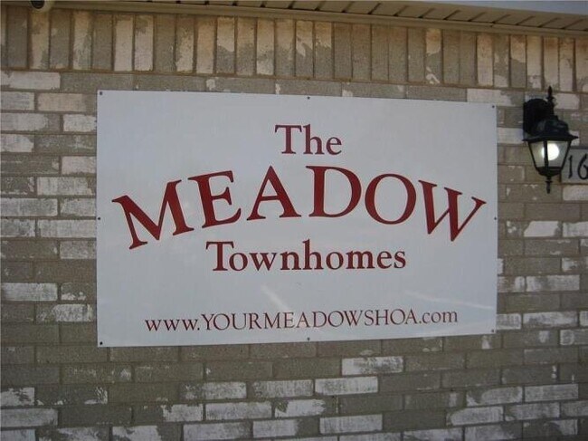 Foto del edificio - 1633 Glenn Bo Dr