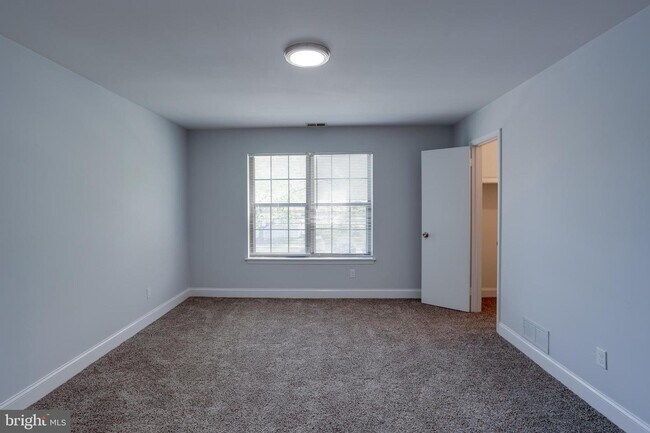 Building Photo - 110B Red Cedar Ct
