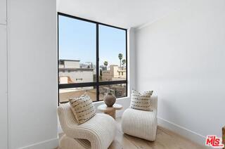 Building Photo - 150 N Almont Dr