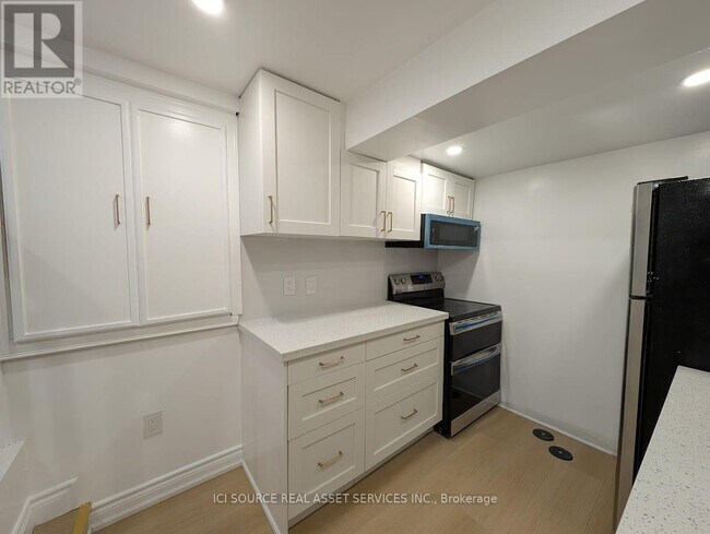 Photo du bâtiment - 31 Pietro Dr