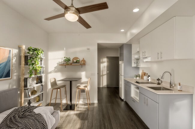 Building Photo - Koz on Sandy