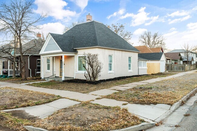 Foto del edificio - Classic Downtown Home