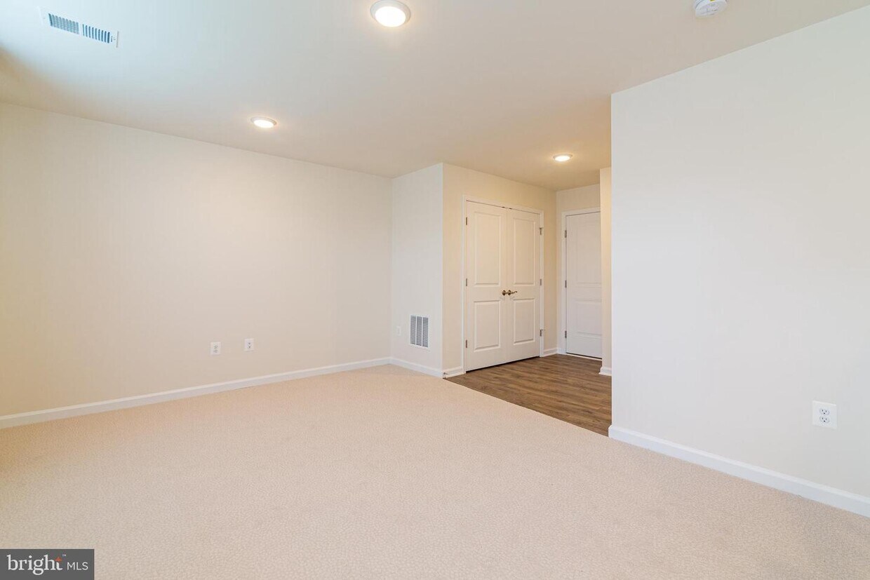 Primary Photo - 1801 Noyack Ln