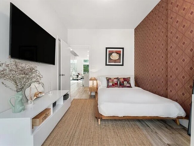 Foto del edificio - 455 NE 39th St