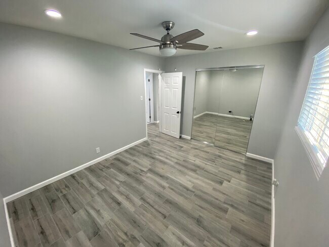 Building Photo - 10110 Buford Ave