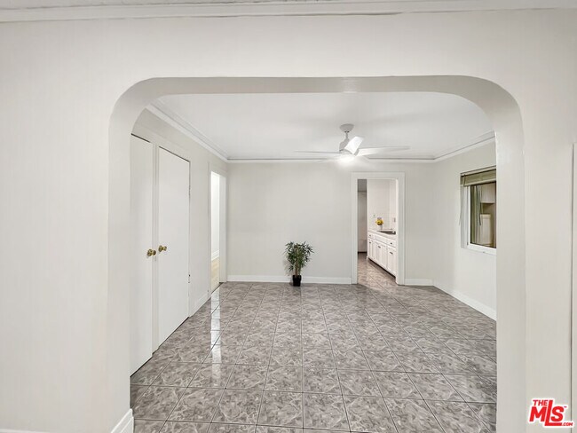Foto del edificio - 2166 W 29th Pl