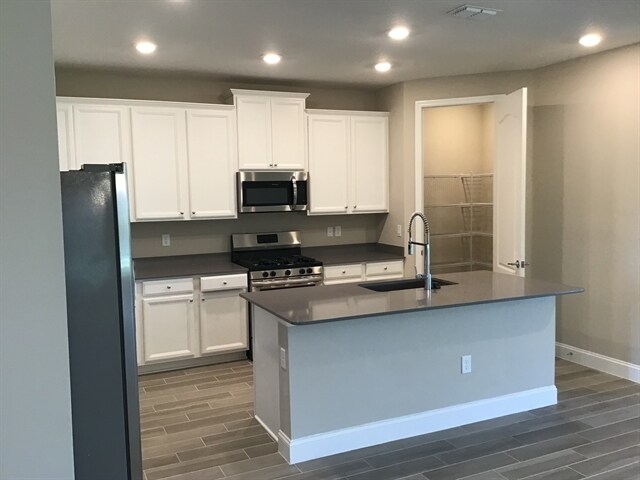 Building Photo - 440 Broomsedge Circle