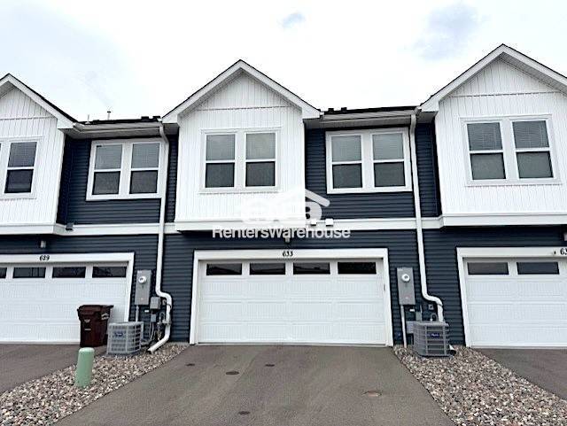 Building Photo - 633 E Blossom Cir