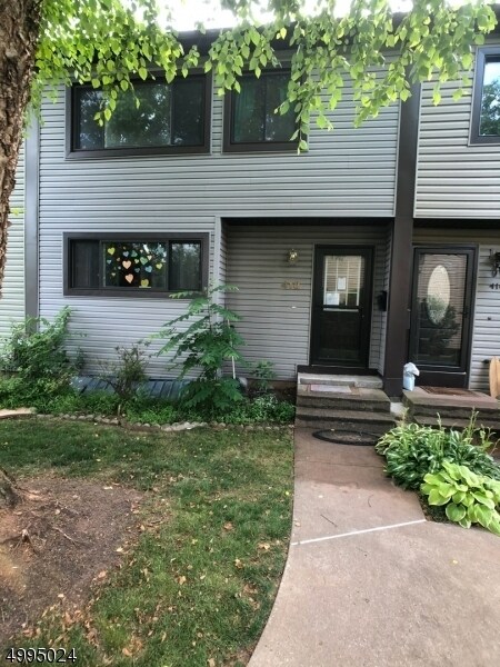 Building Photo - 418 Tall Oak Ln