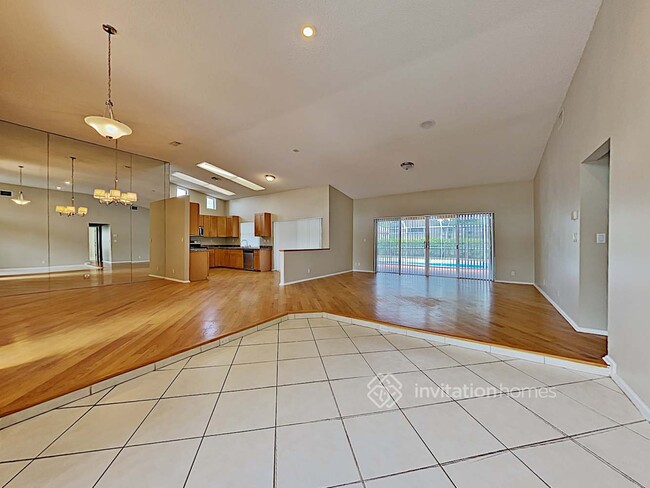 Building Photo - 10347 NW 50th Ct