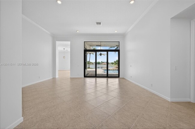 Foto del edificio - 812 Regal Cove Rd