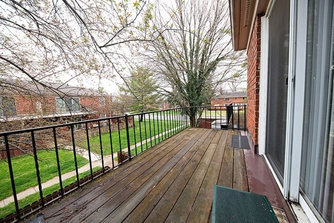 Interior Photo - The Maywood at Speedway