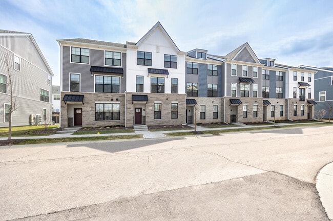 Building Photo - 2728 S Spurway Dr