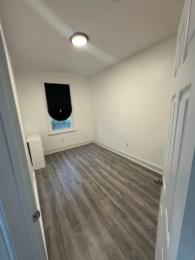 1 BR - 202 Myrtle Ave