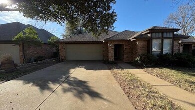 Building Photo - 2020 N St Andrews Ct