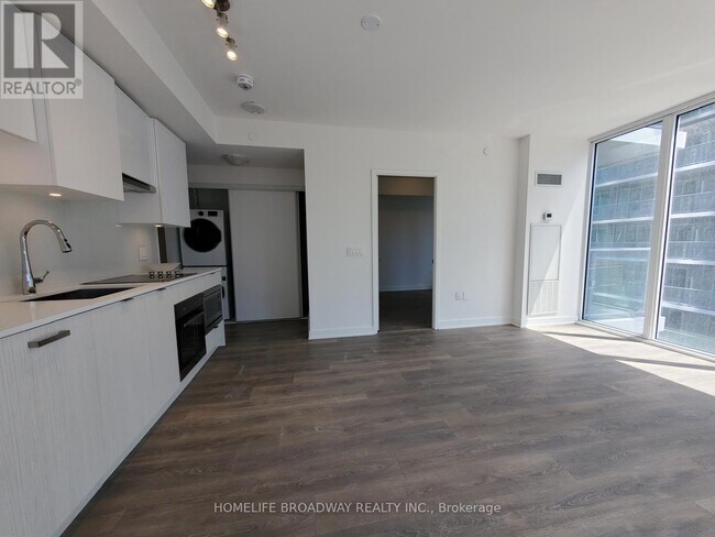 Photo du bâtiment - 99 Broadway Ave