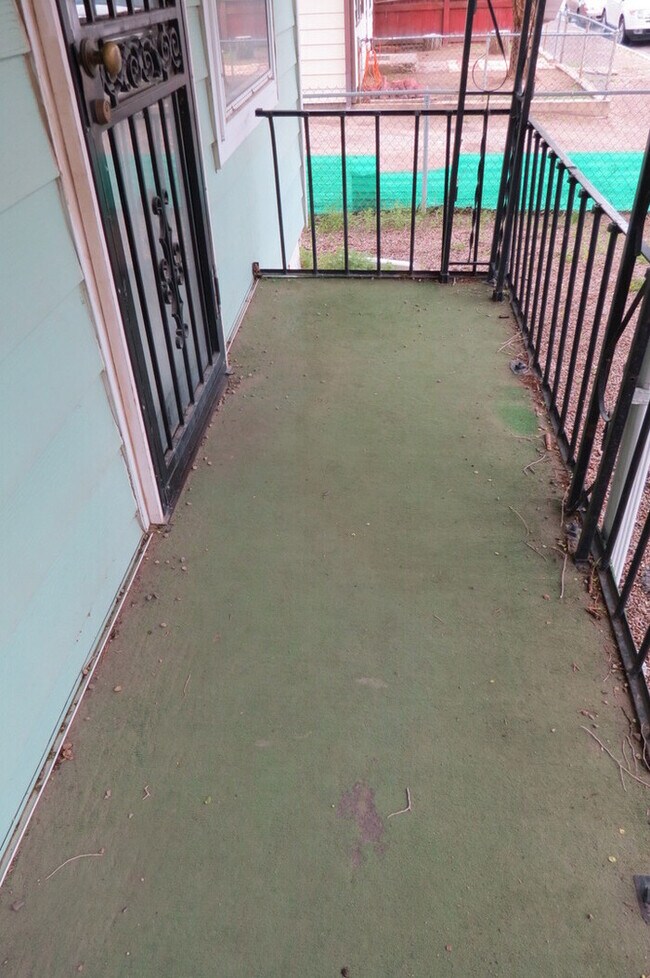 Building Photo - Coming Soon Mid April!!