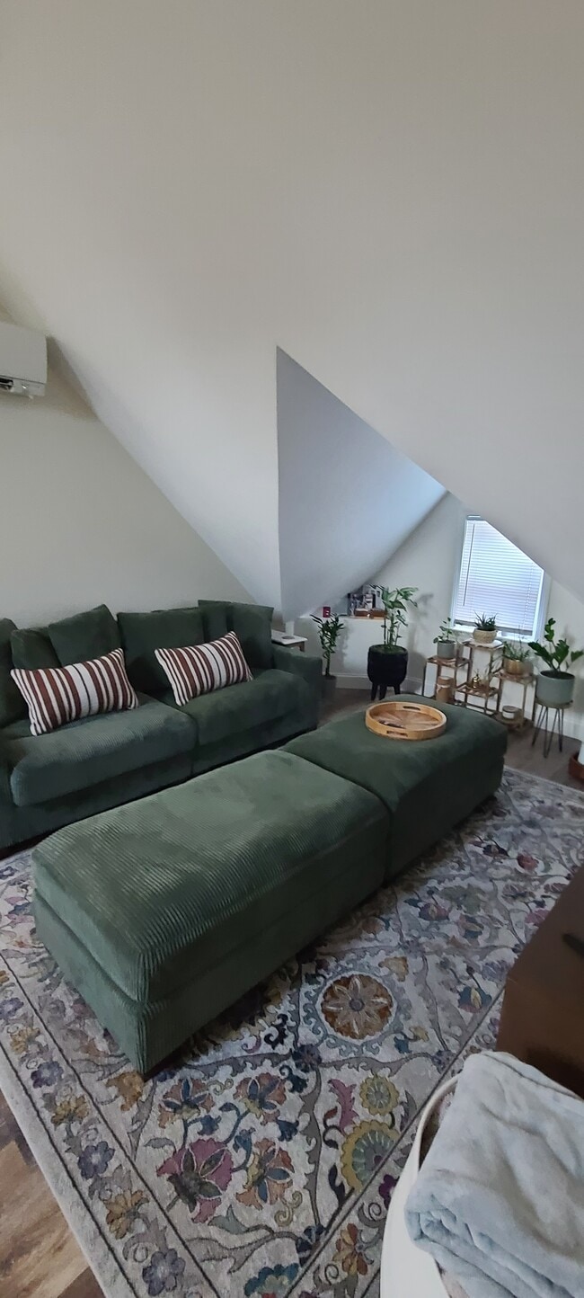 Building Photo - 2 Arnold St