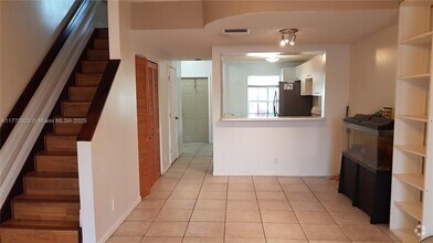 Building Photo - 4931 SW 31st Terrace