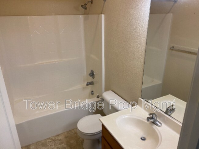 Foto del edificio - 3301 N Park Dr