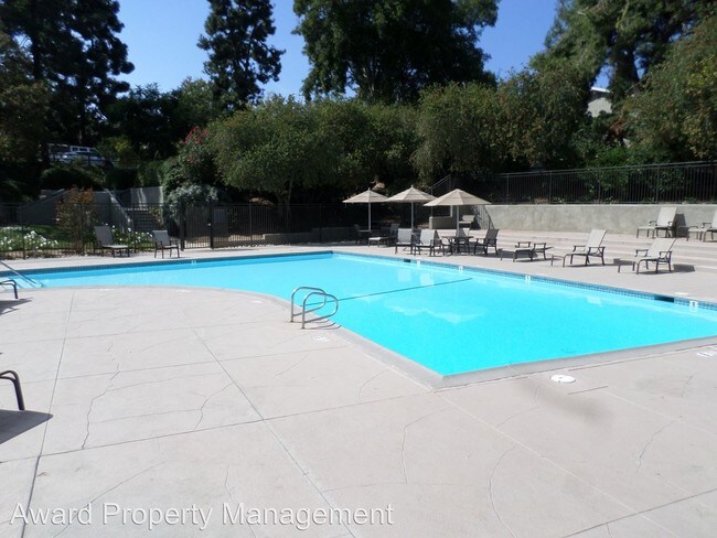Building Photo - 7880 Camino Huerta