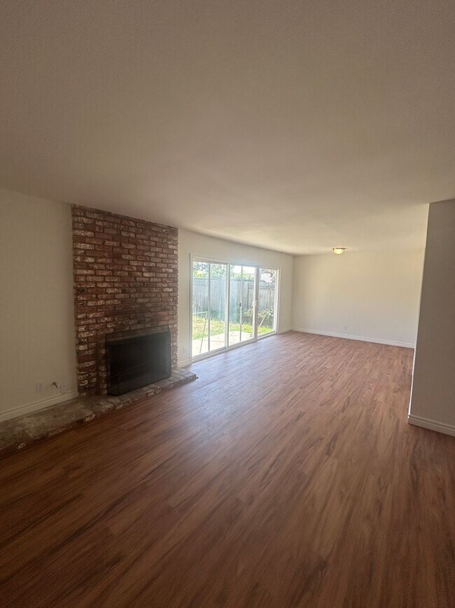 Building Photo - East End updated Home!