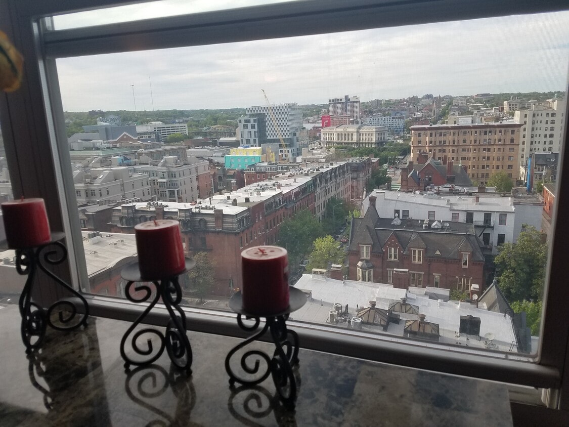 Immaculate view - 1101 Saint Paul St