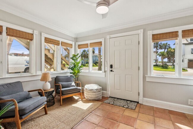 Foto del edificio - Live Steps from the Sand – Furnished Beach...