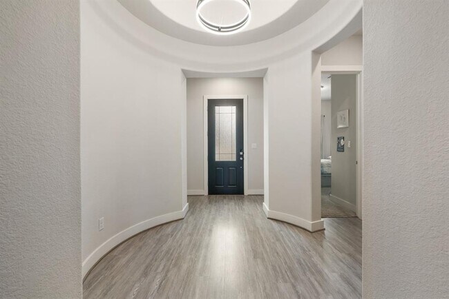 Foto del edificio - 216 Emerald Garden Rd