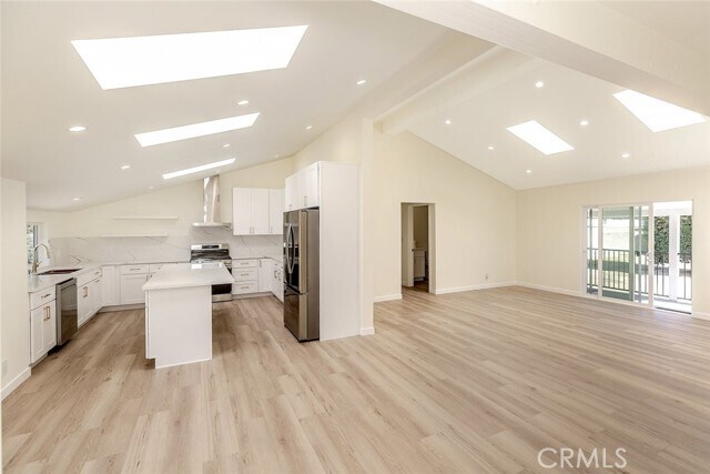 Foto del edificio - 15724 Chase St