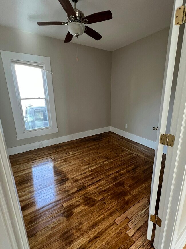 Foto del edificio - 814 Hall St