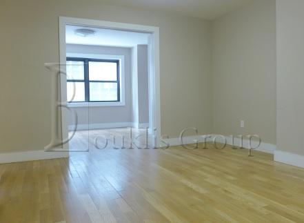 Primary Photo - 300 E 47th St