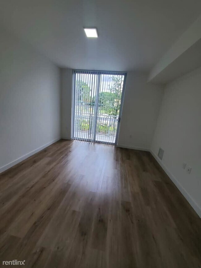 Foto del edificio - 175 Fontainebleau Blvd