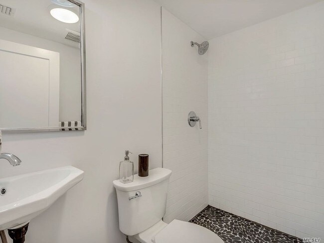 Foto del edificio - 10 Shore Apt 3 Rd